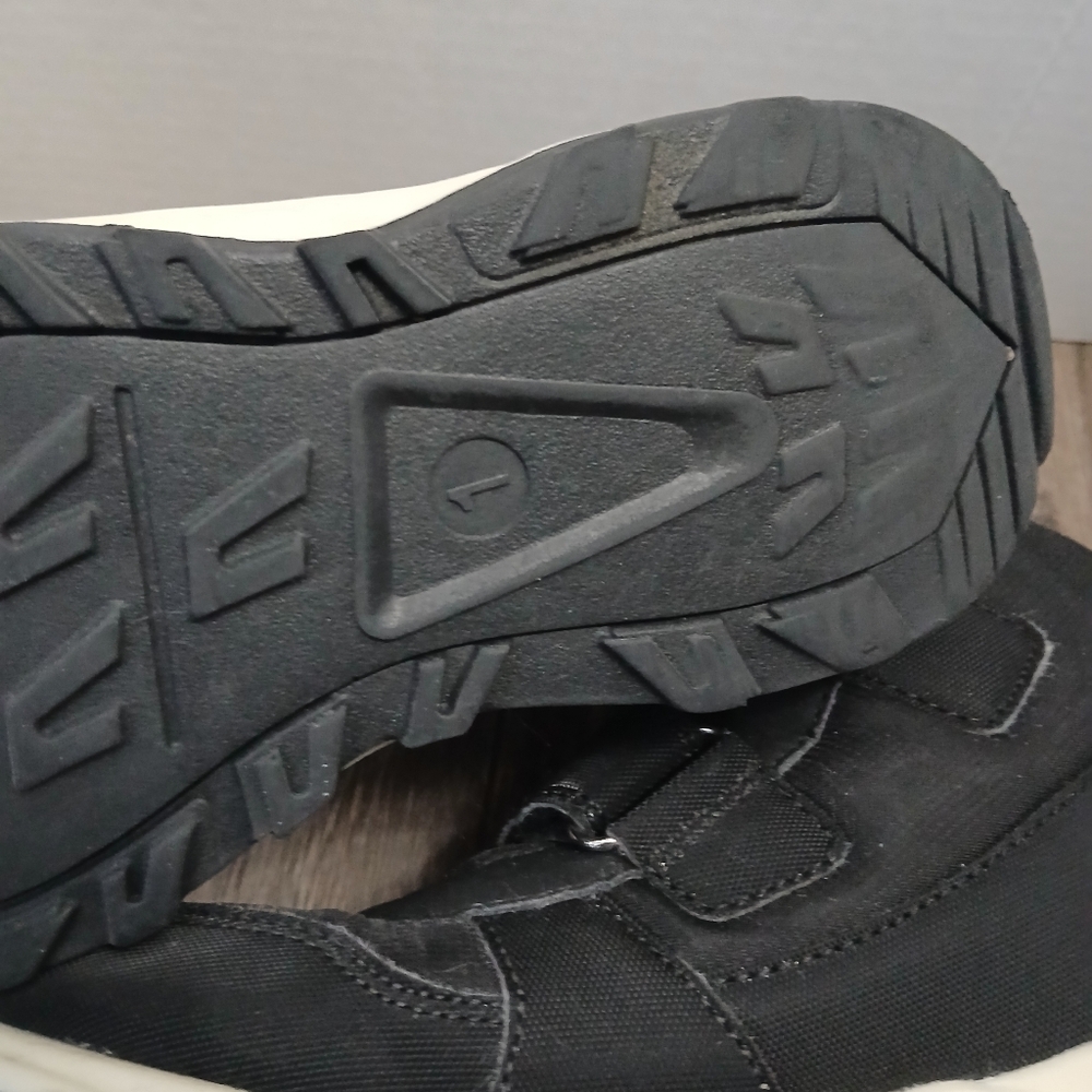 Kids Black and Gray Winter Boots - Picture 10 of 10